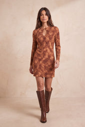 Robe Bianca Bois Sauvage sur Olivia, mannequin taille 36 #taille Olivia porte une taille 36